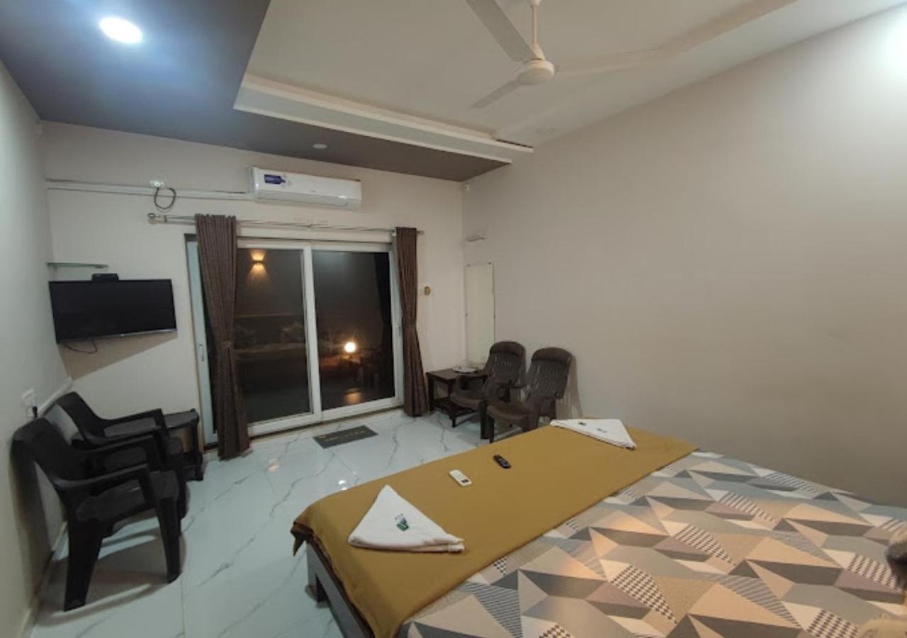Sea King Beach Resort Ganpatipule Eksteriør billede
