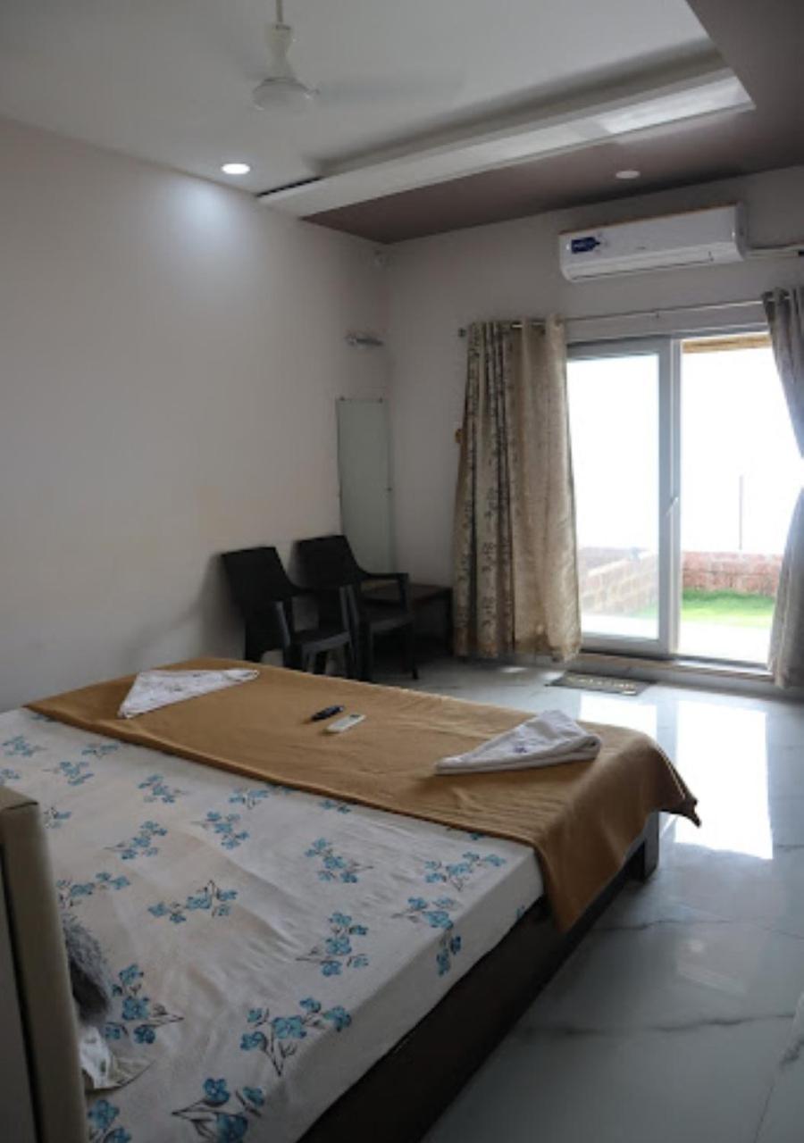 Sea King Beach Resort Ganpatipule Eksteriør billede